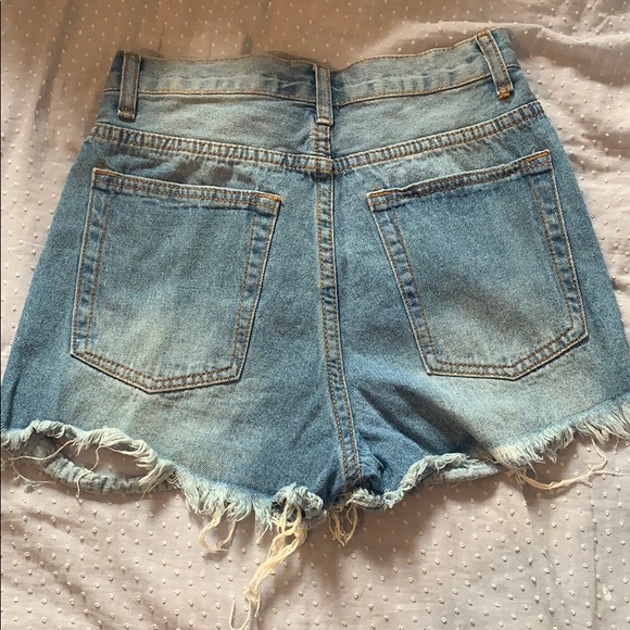 High waisted denim shorts never worn - Picture 2 of 2